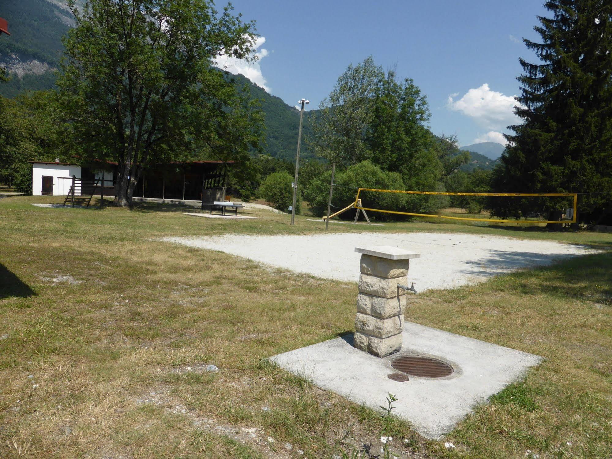 Camping L'Ecureuil - Mont-Blanc Village Domancy Extérieur photo